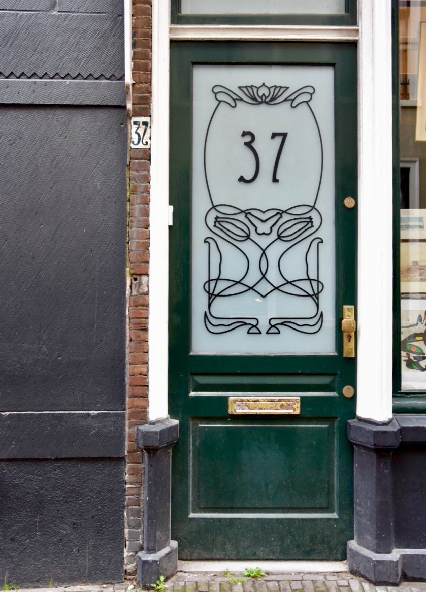 71601F64-0A37-49F2-9824-4D2B7FDAD8EF